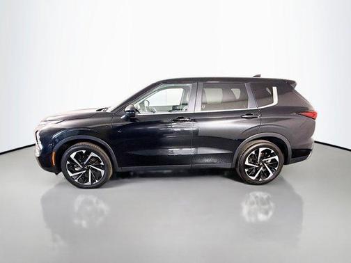 2023 Mitsubishi Outlander SE Black Edition
