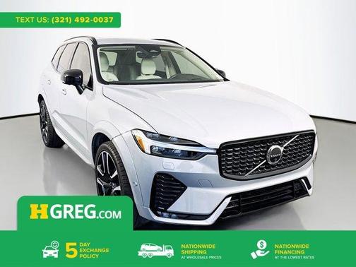 2024 Volvo XC60 B5 Ultimate Dark Theme