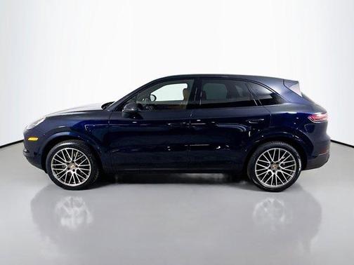 Moonlight Blue Metallic 2023 Porsche Cayenne