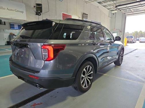 Carbonized Gray Metallic 2022 Ford Explorer ST-Line