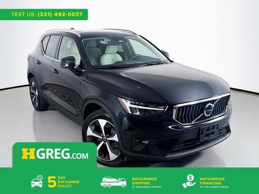 Onyx Black Metallic 2024 Volvo XC40 B5 Plus Bright Theme
