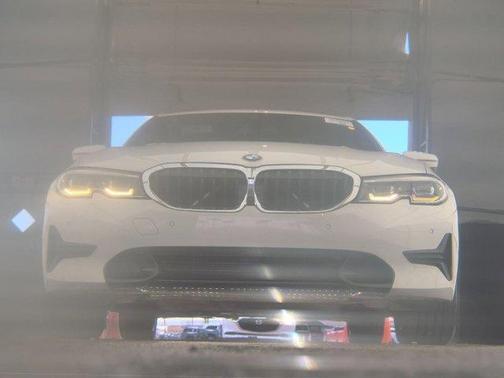 Alpine White 2019 BMW 330 i