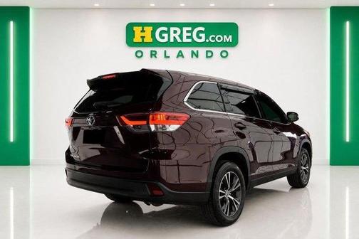 Ooh La La Rouge Mica 2019 Toyota Highlander LE
