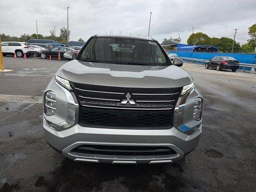 2024 Mitsubishi Outlander SE Black Edition