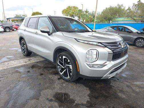 2024 Mitsubishi Outlander SE Black Edition