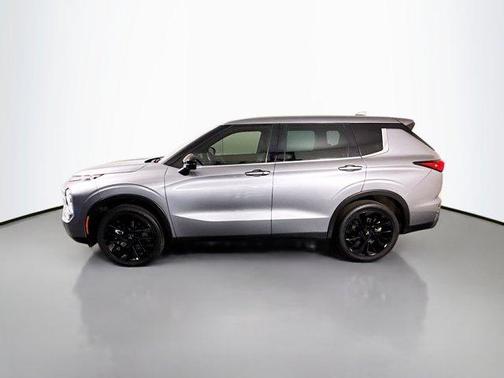 2023 Mitsubishi Outlander SE Black Edition