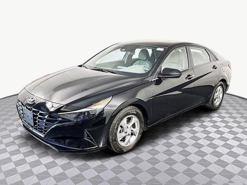 2023 Hyundai ELANTRA SE