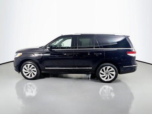 Infinite Black Metallic 2024 Lincoln Navigator Reserve