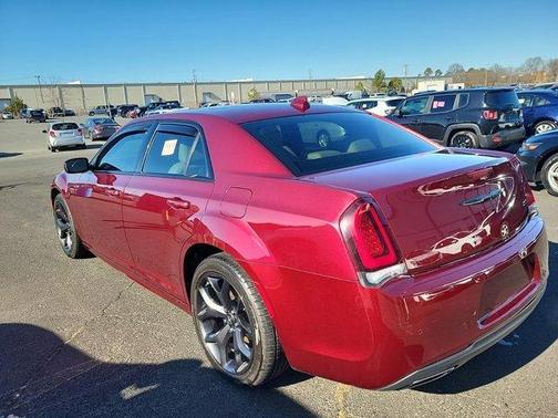 2023 Chrysler 300 Touring L