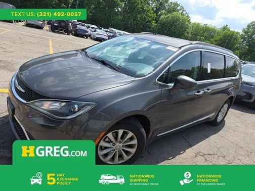 Granite Crystal Clearcoat Metallic 2017 Chrysler Pacifica Touring-L