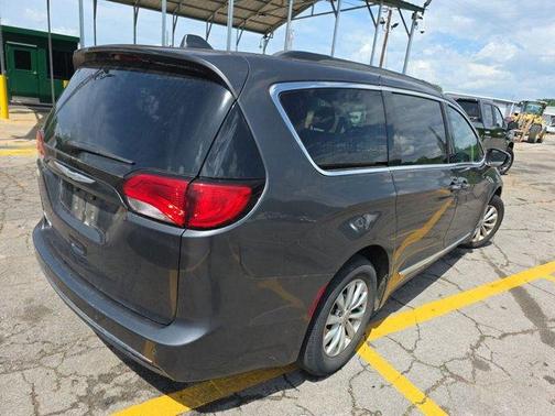 Granite Crystal Clearcoat Metallic 2017 Chrysler Pacifica Touring-L