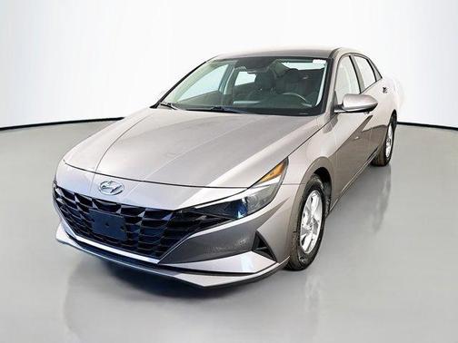 2021 Hyundai ELANTRA SE