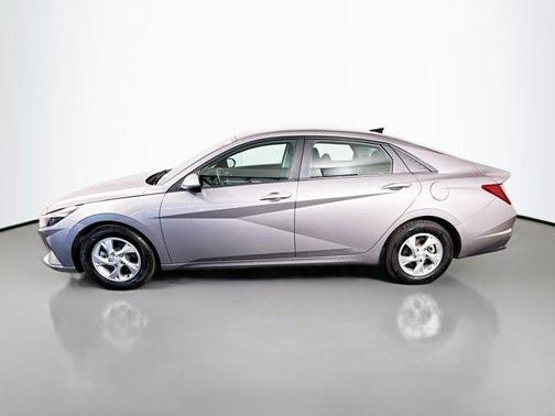 2021 Hyundai ELANTRA SE