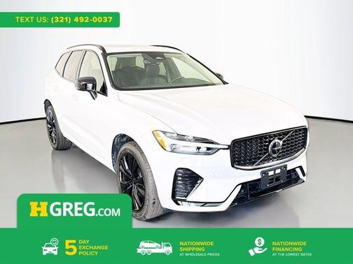Crystal White Metallic 2023 Volvo XC60 B5 Plus Dark Theme