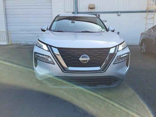 Brilliant Silver Metallic 2022 Nissan Rogue SV