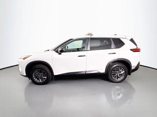 Glacier White 2022 Nissan Rogue S