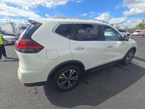 2020 Nissan Rogue SV