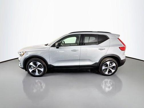 Metallic 2026 Volvo XC40 B5 Plus