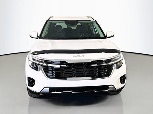 Snow White Pearl 2025 Kia Seltos S