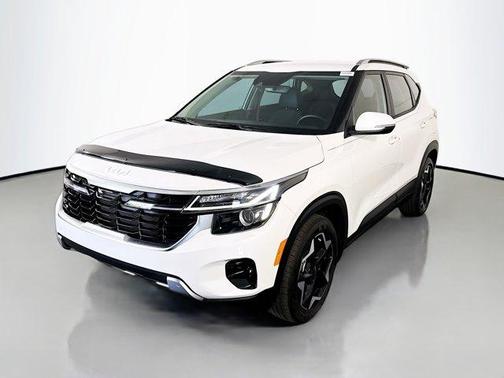 Snow White Pearl 2025 Kia Seltos S