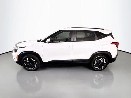 Snow White Pearl 2025 Kia Seltos S