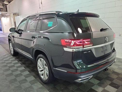 Racing Green 2021 Volkswagen Atlas 3.6 V6 SEL