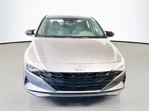 Metal 2023 Hyundai ELANTRA SEL