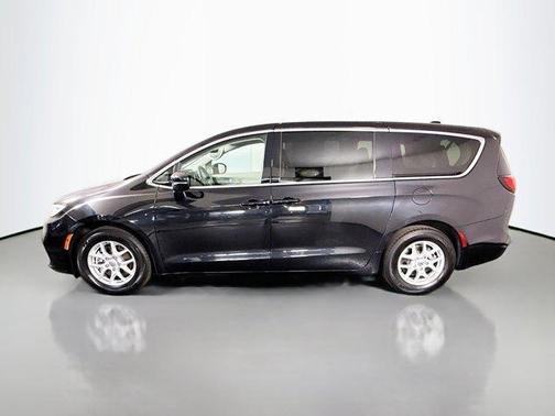 2023 Chrysler Pacifica Touring-L
