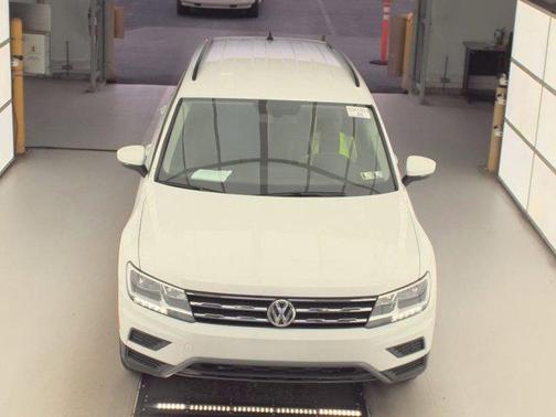 Pure White 2020 Volkswagen Tiguan 2.0T SE