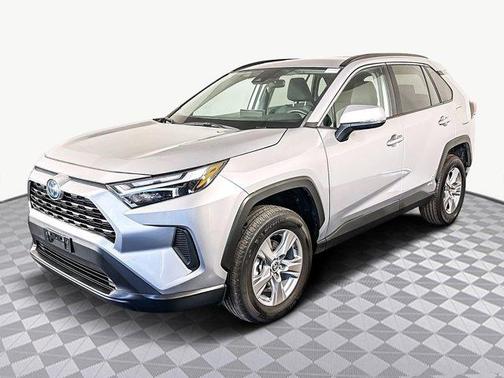 2022 Toyota RAV4 Hybrid XLE