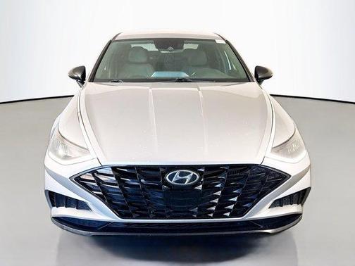Shimmering Silver Pearl 2021 Hyundai SONATA SEL Plus