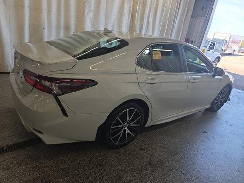 Ice Edge 2024 Toyota Camry SE