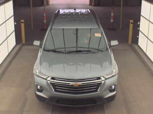 Sterling Gray Metallic 2023 Chevrolet Traverse LT Cloth