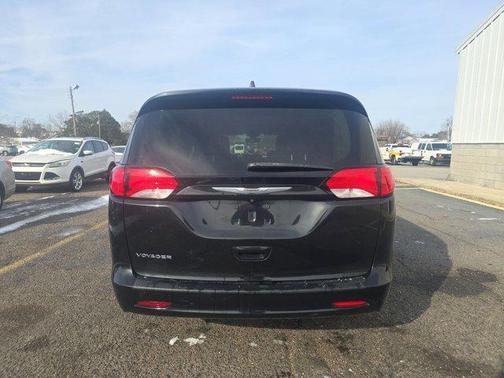 2021 Chrysler Voyager LXI