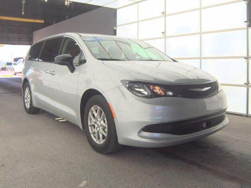 2024 Chrysler Voyager LX