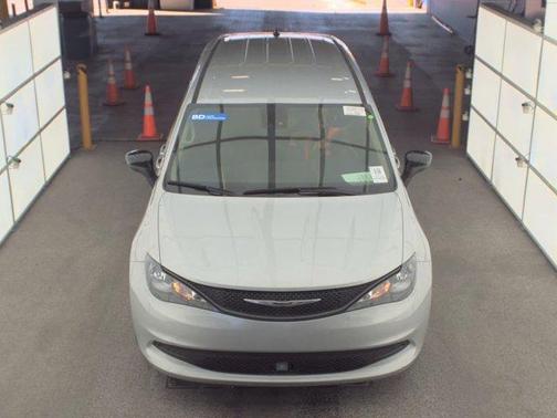 2024 Chrysler Voyager LX