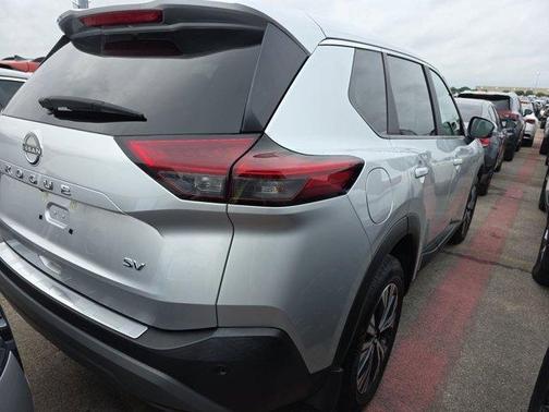 Brilliant Silver Metallic 2023 Nissan Rogue SV