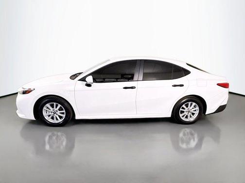 Ice 2025 Toyota Camry LE