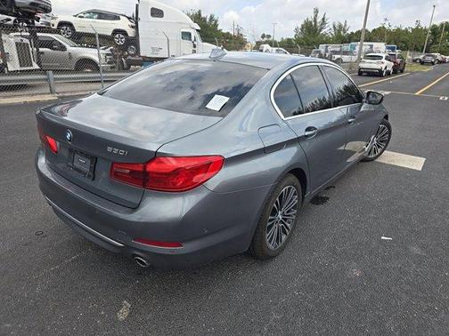 Bluestone Metallic 2019 BMW 530 i