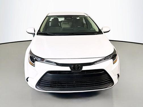 Ice 2025 Toyota Corolla LE