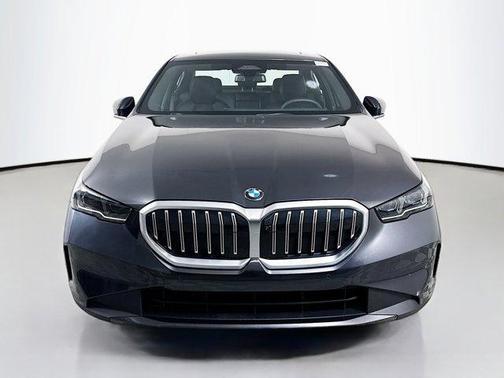 2025 BMW 530 i