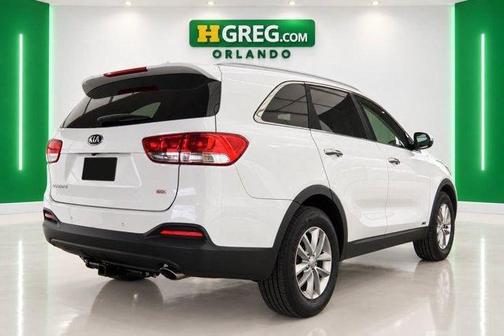 Snow White Pearl 2016 Kia Sorento LX