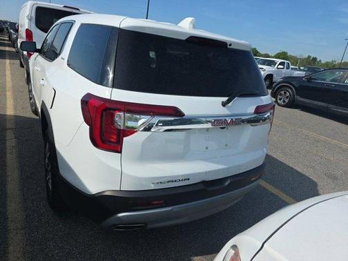Summit White 2022 GMC Acadia SLE
