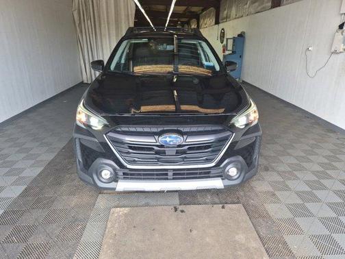 Crystal Black Silica 2023 Subaru Outback Limited