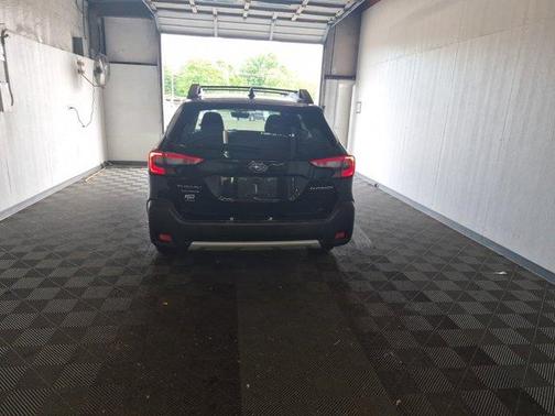 Crystal Black Silica 2023 Subaru Outback Limited
