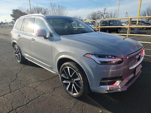 Platinum Gray Metallic 2025 Volvo XC90 B5 Plus