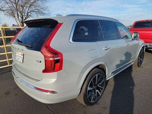 Platinum Gray Metallic 2025 Volvo XC90 B5 Plus