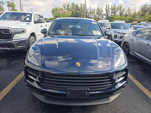 Sapphire Blue Metallic 2020 Porsche Macan S