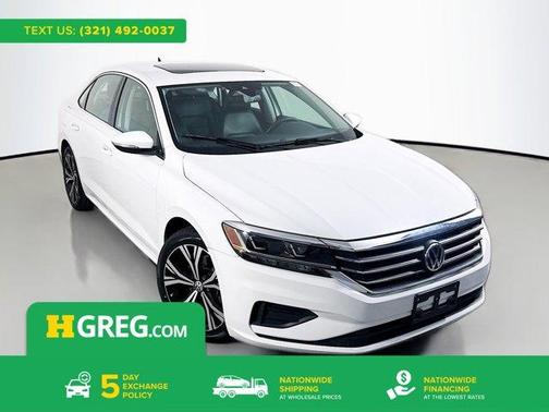 Pure White 2021 Volkswagen Passat 2.0T SE