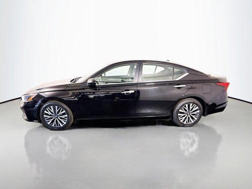 Black 2023 Nissan Altima 2.5 SV